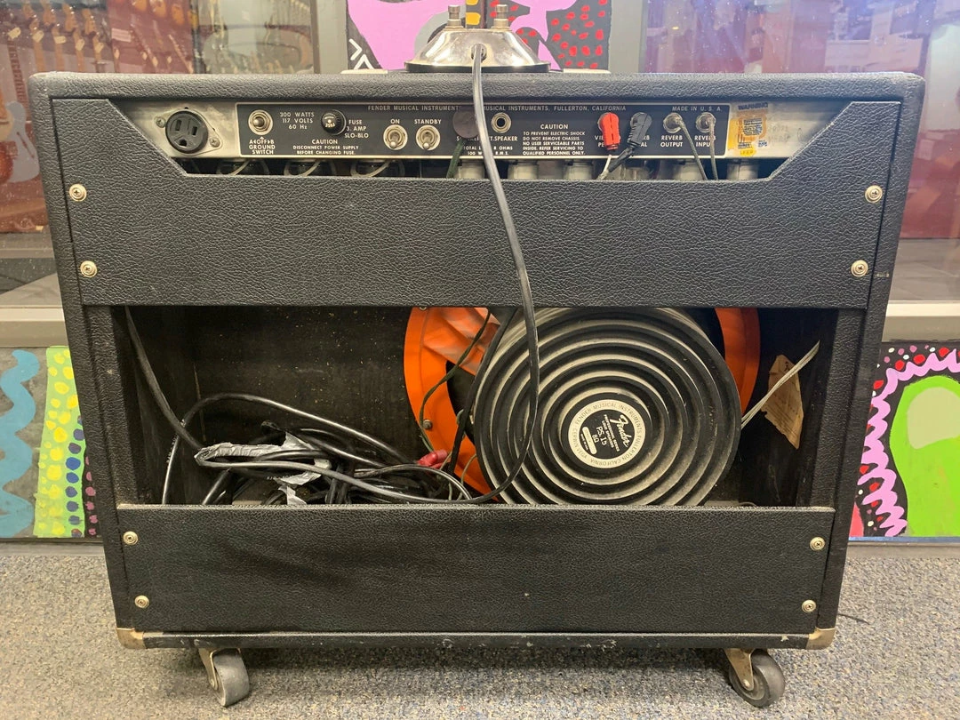 Empire Guitars 1973 Fender VibroSonic 1X15" Combo Amp Used 2 Empire Guitars 1973 Fender VibroSonic 1X15" Combo Amp Used