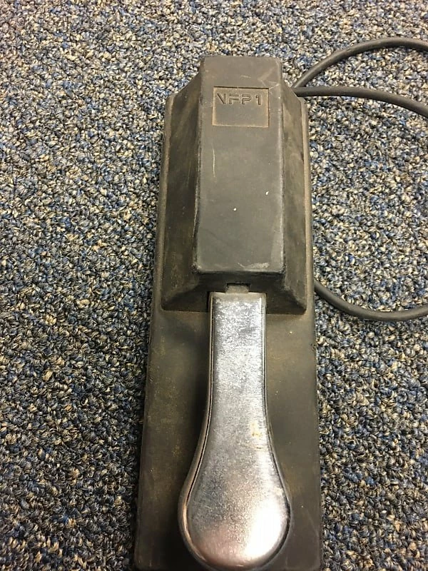 Empire Guitars Unbranded VFP1 / 10 Sustain Pedal Made In Italy - Old School Vintage - UNTESTED & Used 1 Empire Guitars Unbranded VFP1 / 10 Sustain Pedal Made In Italy - Old School Vintage - UNTESTED & Used