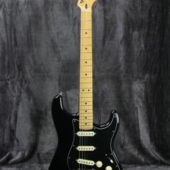 Electric 2018 Fender Player Stratocaster Limited Edition