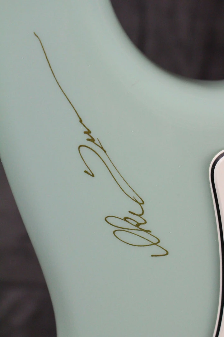 Electric 2005 Fender Ike Turner Signature Stratocaster Tribute Series 5 Electric 2005 Fender Ike Turner Signature Stratocaster Tribute Series