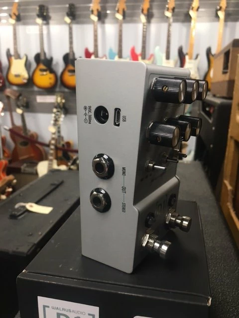 Walrus Audio D1 High Fidelity Stereo Delay V2 Used 2 Walrus Audio D1 High Fidelity Stereo Delay V2 Used