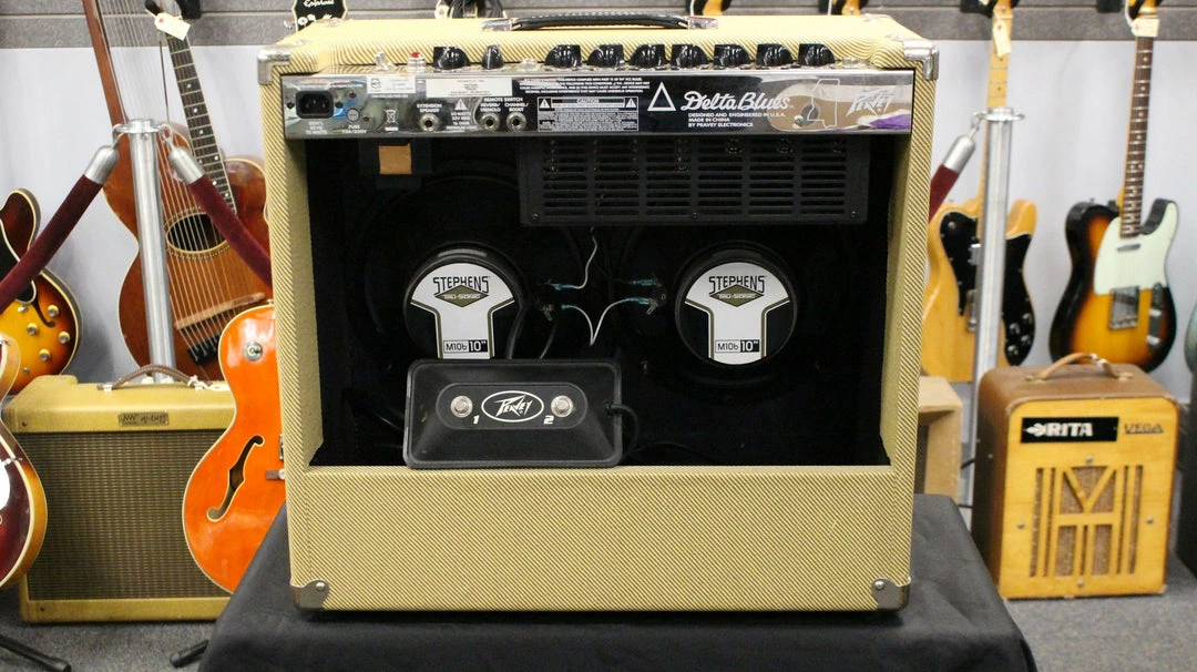 Peavey Electronics Corporation Peavey Delta Blues 2x10 Combo 2 Peavey Electronics Corporation Peavey Delta Blues 2x10 Combo