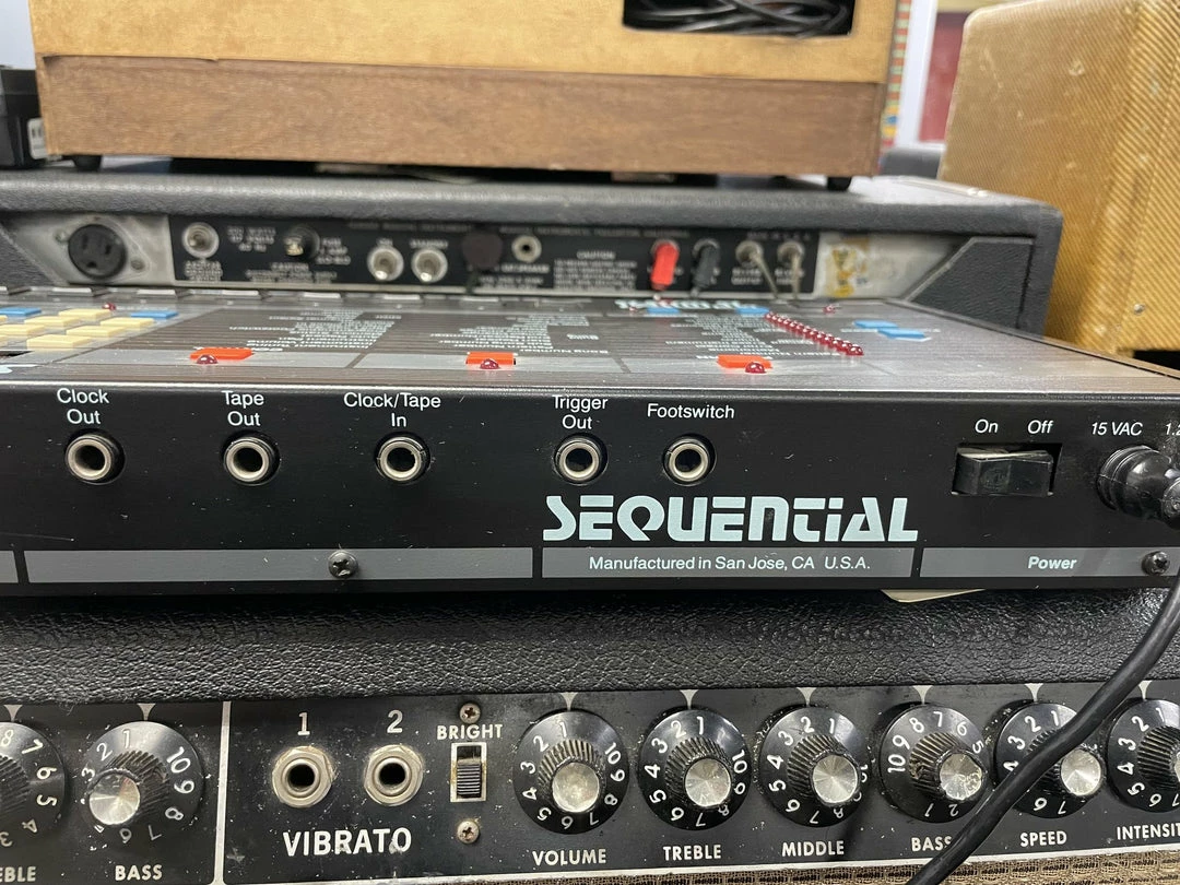 Keys Sequential TOM Drum Machine W/ Two Cartridges 4 Keys Sequential TOM Drum Machine W/ Two Cartridges